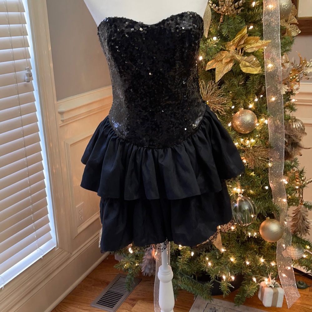 NWT Betsey Johnson sequin ruffle party/formal dress